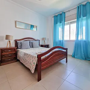 apartamento-rocha-squash-free-wifi-portimo-praia-da-rocha.hotelaalgarve.com/